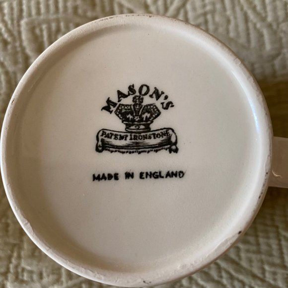 Royal Family Souovenirs - Picture 8 of 9